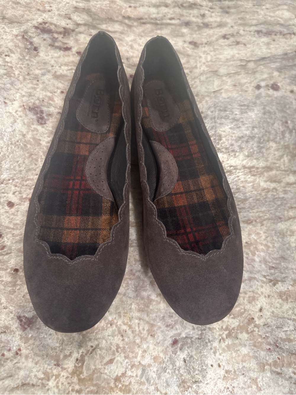 Born Taupe Suede Leather Scalloped Ballet Flats Comfort Shoes Women’s 6 1/2